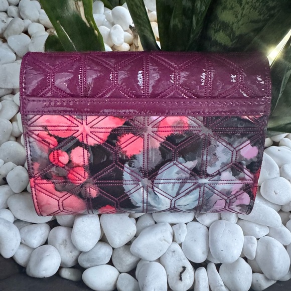 Sharif 1827 Patent Leather Floral Wallet Clutch - Picture 2 of 8